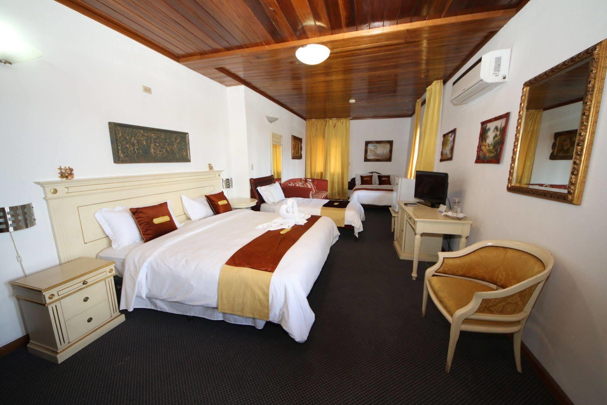 Swans Cay Hotel Bocas Town Kültér fotó